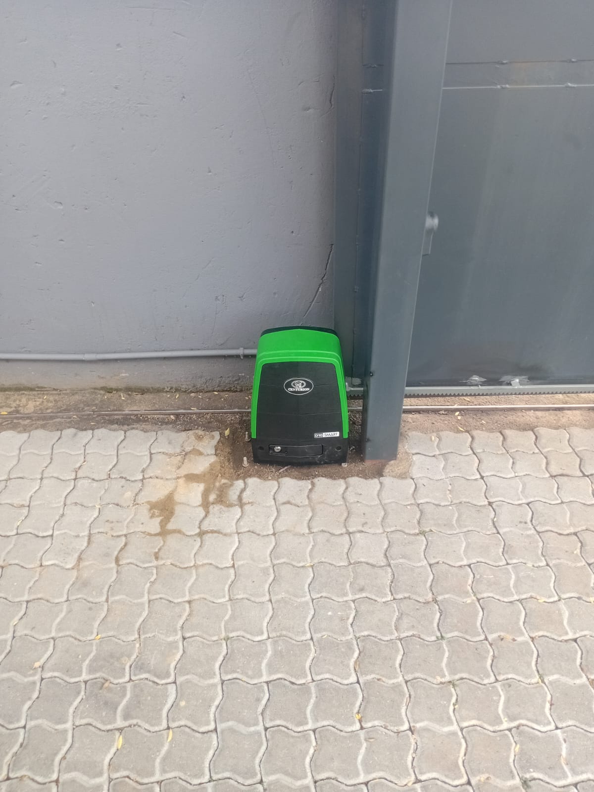 Centurion D10 Smart gate motor installation